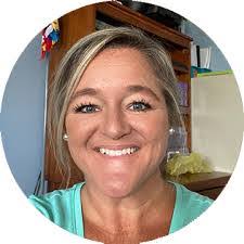 Samantha Echols's Instagram, Twitter & Facebook