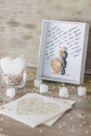 Diy Bilderrahmen Zur Hochzeit Mit Brautpaar Aus Steinen Diy Geschenke Hochzeit Geldgeschenke Hochzeit Basteln Geschenk Hochzeit