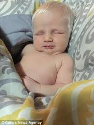 yeni dogan bebegin saclarini gorenler inanamadi guncel yasam haberleri