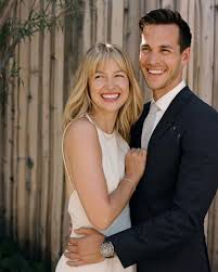 Ini 10 Fakta Menarik Kisah Cinta Chris Wood dan Melissa Benoist