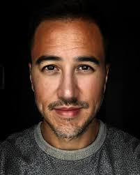 What are the perks of this performance?