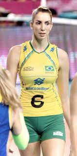 O título, a festa, os prêmios em mãos. Thaisa Menezes Thaisa Menezes Mulheres Atleticas Menina Esportista