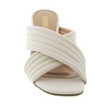 Tamanco Gabriela Salto Grosso Matelasse Tiras Off White Renner