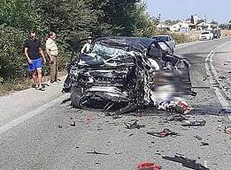 Για δύο τουλάχιστον νεκρούς από τροχαίο δυστύχημα στην καβάλα και συγκεκριμένα στην οδό αμερικανικού ερυθρού σταυρού μιλούν τοπικά μέσα ενημέρωσης, με τις εικόνες από το σημείο να είναι σοκαριστικές. H Anakoinwsh Ths Astynomias Gia To 8anathforo Troxaio Konta Sto Pontolibado Kabala Prwinh Radiofwno Efhmerida Ths Kabalas Nea Kabala Eidhseis Mikres Aggelies