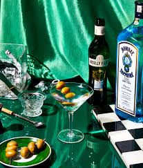 When It Comes To Martini Making Shaken Not Stirred Ain T It Thanksgiving Cocktails Distilled Beverage Cocktails