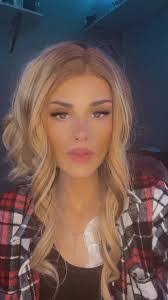 Jessie Arseneau's Instagram, Twitter & Facebook