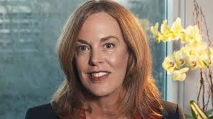 A Leader Learns from Leaders