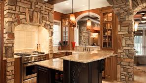 Una cucina in muratura ha come caratteristica principale l'essere realizzata con materiali sofisticata è la cucina in muratura che ti mostriamo nella foto in basso: Cucine In Muratura Moderne Prezzi Idee E Consigli Tirichiamo It