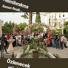 صوره جماعيه لكاست مسلسل لا تترك يدي elimibirakmatv alpnavruz alinaboz لاتترك يدي elimibirakma alpnavruz azcen al instagram posts winter fun instagram