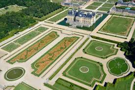 chateau de benouville decouvrez les conferences de l institut europeen des jardins et paysages du 14 mars chateau de vaux le vicomte chateau exterior chateau