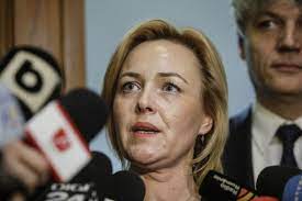 Ministrul afacerilor interne, carmen dan, va avea luni o noua intalnire cu liderii sindicatelor din politie, pentru a stabili impreuna doua propuneri de amendamente la oug nr. Mai Carmen Dan Se Va Intalni Si Luni Cu News Ro