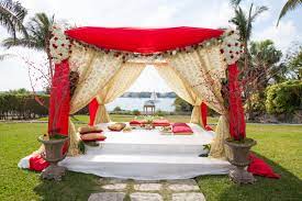 Indian Wedding At Atlantis In The Bahamas Perfect Destination For An Indian Wedd Outdoor Indian Wedding Outdoor Wedding Decorations Indian Wedding Decorations