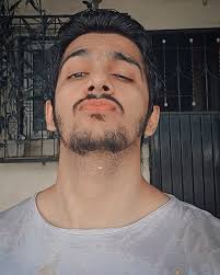 Pout:- an expression jo Hum kare toh Raj Pal Yadav lagte hai . . . (aap do  na..... Joiye chhe, joiye chhe)... 🤣 . #bored