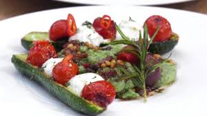Sr De Mit Herz Am Herd Gefullte Zucchini Mit Spinatnocken