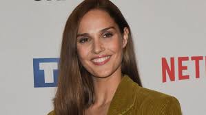 Camille houssière, better known as camille lou or, formally, as jimmie, is a french singer, musician, and actress born on 22 may in bersillies, nord, france. Camille Lou La Biographie De Camille Lou Avec Gala Fr
