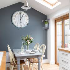 Here are 10 of our favorite ideas for creating your dream dining room with creative wall inspirations: Feature Wall Dining Room Ideas