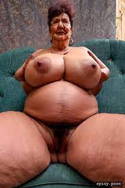 Granny nude pic