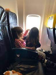 O calatorie cu avionul poate fi ieftine, daca veti alege oferta potrivita! Cum A Fost In VacanÈÄ La Madrid Cu Doi Copii Mici Prima CÄlÄtorie Cu Avionul Dearwoman