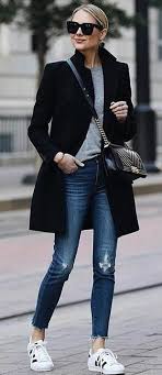 Black And Blue Outfits Spring Outfits Woman Wearing Gray Shirt Black Coat And Blue Denim Jeans Pic Black Blue Coat Denim Casual Chic Outfit Fall Fashion Coats Fashion