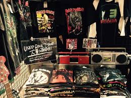 スーパースピンズ梅田HEP FIVE店 on X: 🎤バンＴ コーナー🎸 usedのバンドＴシャツを集めたコーナーが誕生しております😁🔥  バンド好きな方はもちろん、そうでない方も‼️カッコイイＴシャツ多数ご用意しておりますので、是非ご来店ください✌🏾️🐼 スーパースピンズ ...