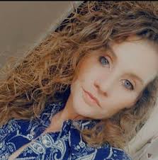 Deeann Morris's Instagram, Twitter & Facebook