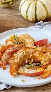 Gerosteter Kurbis Mit Parmesan Semmelbroselkruste Sweets Lifestyle Rezept In 2020 Kurbis Im Backofen Rezepte Essen Kochen