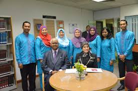Kewujudan masyarakat majmuk di malaysia. Kkmm Category Pelancaran Pertandingan Mencipta Video Pendek Untuk Semua Ipts Berlandaskan Nilai Nilai Integriti Pelbagai Agama Di Malaysia Bertempat Di Institut Integriti Malaysia 19 04 2016 Image Pelancaran Pertandingan Mencipta Video Pendek Untuk