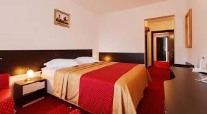 Hotel cozia caciulata pentru a urma o serie de tratamente si a profita de beneficiile apelor termale si minerale. Hotel Cozia Calimanesti Caciulata