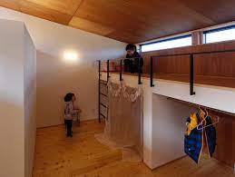 ミムクラフトさんはinstagramを利用しています houseks houseks 子供部屋 子供部屋インテリア ロフト ロフトベッド 鉄骨手摺 鉄骨梯子 木の家 無垢 杉板 薩摩霧島シラス壁 変化を楽しむ 新築 経年美化 地産 ロフトベッド 子ども部屋