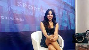 Jul 03, 2021 · nilde iotti, prima presidente donna della camera dei deputati dal 1979 al 1992, avrebbe certamente apprezzato l'acronimo «giulia», sigla di giornaliste unite libere autonome. Francesca Brienza Torna A Fare La Modella La Giornalista Di Roma Tv Sponsorizza Gioielli Foto Forzaroma Info Ultime Notizie As Roma Calcio Interviste Foto E Video Forzaroma Info