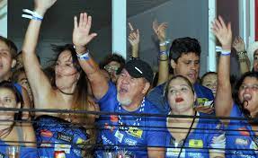 1 de 3 o publicitário duda mendonça no comitê eletrônico do partido dos trabalhadores, em são paulo, quando trabalhava na campanha de luiz inácio lula da silva para a presidência da república. Glamurama Flagrou Duda Mendonca Em Um Momento A Vida E Bela Old Comissao De Frente Glamurama