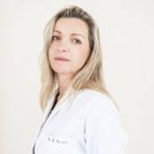 Esther Frances Muñoz, Oftalmóloga en Valencia