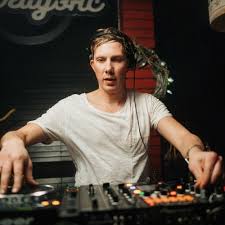 استمع إلى بودكاست singadance على Deezer