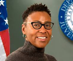 Lisa Colbert's Instagram, Twitter & Facebook