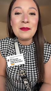 Eva Reyes's Instagram, Twitter & Facebook