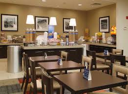 The hampton inn offers a few dining options onsite, as well as nearby access to a variety of the best new york restaurants just moment away. Manhattan Times Square Hotel Hampton Inn Times Square North Hotel