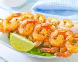 Recette De Brochettes De Crevettes Aux Cacahuetes Legeres Pour Diner De Filles Recettes De Cuisine Crevettes Grillees Recette Brochette