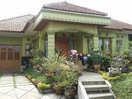 Teras rumah di kampung memiliki ciri khas tampilan yang minimalis dan bersahaja. Model Teras Rumah Sederhana Tapi Elegan Wild Country Fine Arts