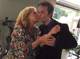 Schrijver started working for television after finishing her studies history and transl. Koffietijd Loretta Schrijver
