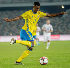 September 1999 in solna) ist ein schwedischer fußballspieler mit eritreischen wurzeln. Real Madrid Andert Sein Wappen Fur Muslimische Fans Welt