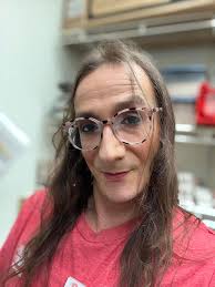 Hello lovely people, what are your plans for the weekend? Did you plan  something joyful? I am playing with my sweaters and turning them into  timeless garments. 🙂 At the same time,