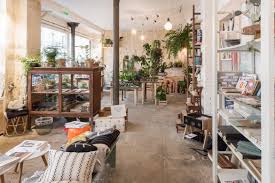 Le Shopping Et Le Design Slow A Paris Le Welcome Bio Bazar Double M Boutique Deco Paris Deco Maison Amenagement Magasin