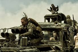 Ismerjétek meg az új mad maxet, tom hardyt! Egy Hetveneves Fazon Hozta Ossze Az Ev Akciofilmjet Mad Max A Harag Utja Kritika Az Online Ferfimagazin