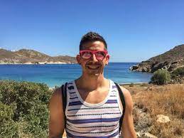 10 Useful Tips for Gay Solo Travelers | Two Bad Tourists
