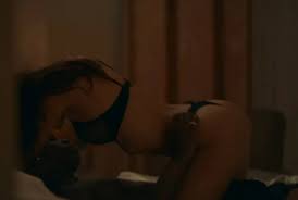 Emily Ratajkowski reappears to star in high-voltage video with Travis Scott  | Marca