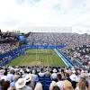 Entrez messieurs dames, petits et grands, le royaume britannique et le queens club vous accueillent cette semaine dans l'ouest de londres, au bord de la tamise. 1