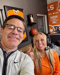 Hey look, it's Morristown's favorite @alexiecowan here to do the KUB  Fiber's “You Make The Call”