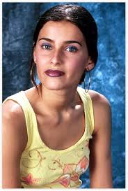 FISH DRAGATE Nelly Kim Furtado Poster 34 Canvas Poster Bedroom Decor Sports  Landscape Office Room Decor Gift Unframe-style 20x30inch(50x75cm) :  Amazon.co.uk: Home & Kitchen