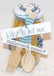 Zur auswahl stehen momentan 27 motive für unseren essensgutschein zum ausdrucken. Eine Besondere Einladung Zum Essen Einladung Zum Essen Gutschein Basteln Essen Gutschein Geschenke