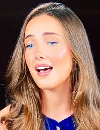 This is without a doubt the best rendition of "Misty" I have ever heard.  Camille's vocal performance brings the lyrics to life vividly and with much  emotion and passion. Thank you Camille